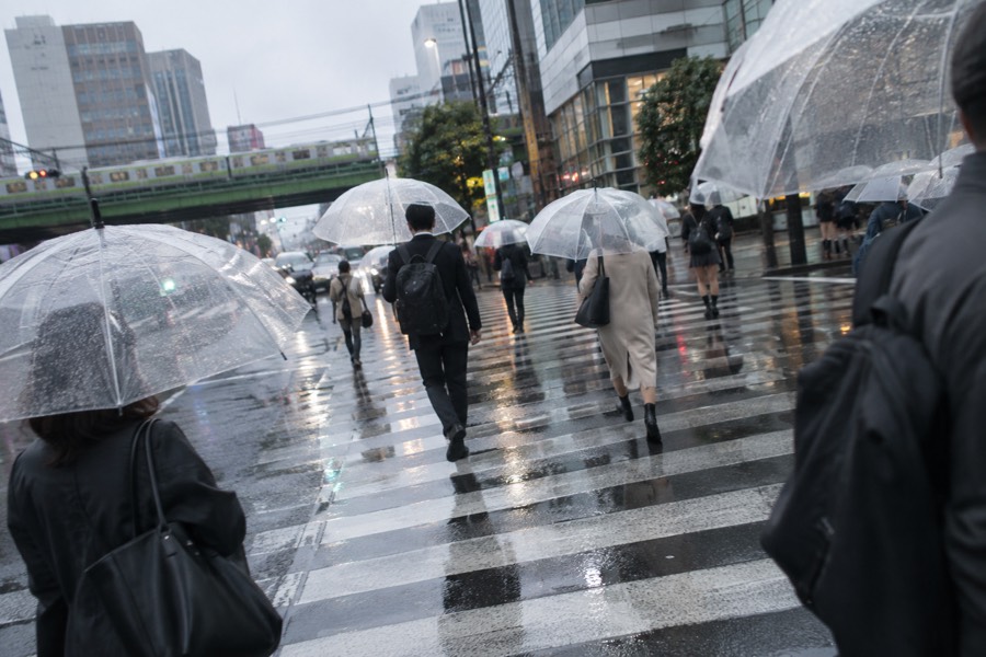 Chart comparing realistic hours spent indoors at Tokyo's rainy day museums